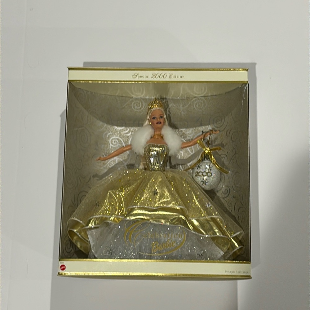 NIB 2000 Celebration Barbie special edition gold